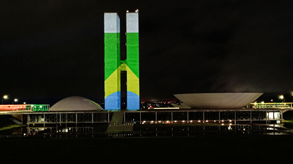 8 DE JANEIRO UM ANO DEPOIS projeção 02