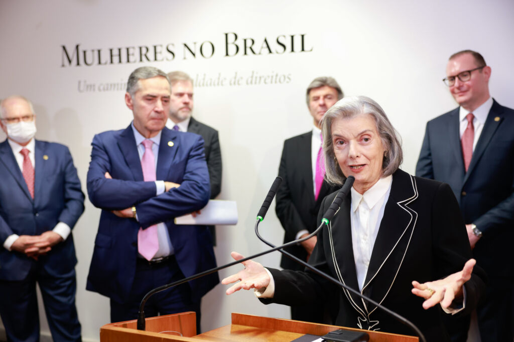 cármen lúcia ministra do stf mulheres