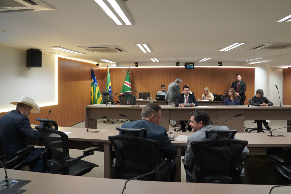 fórum nacional repudia alego sessão ccj lueli duarte