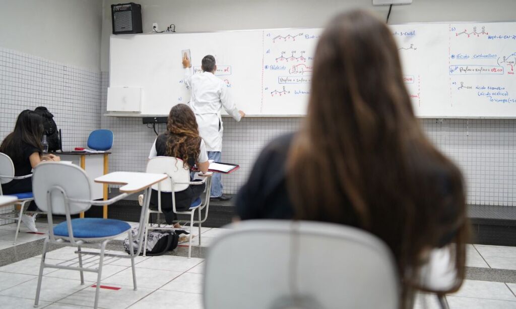 Estudantes e professores