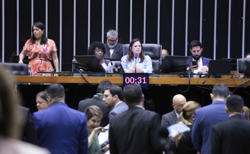 12 projetos mulher plenário câmara