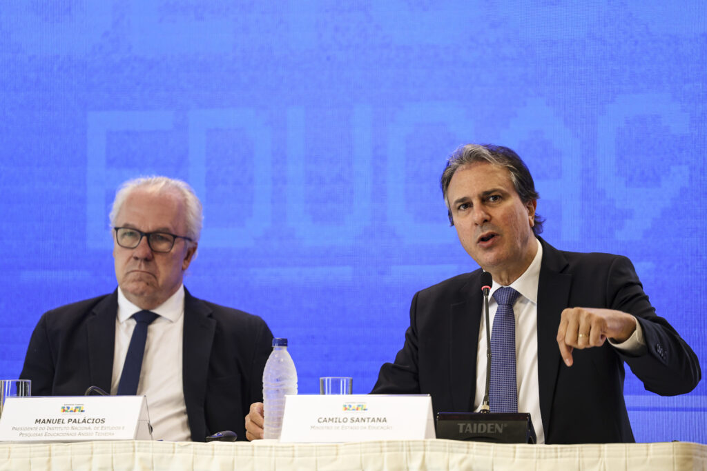 escrita de alunos ideb camilo santana manoel palacios
